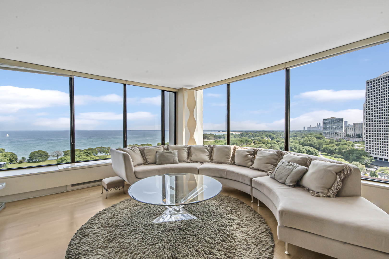 5455 North Sheridan Road, Unit 1602 Chicago, IL 60640 - Photo 4 of 30 Gallery Image 4