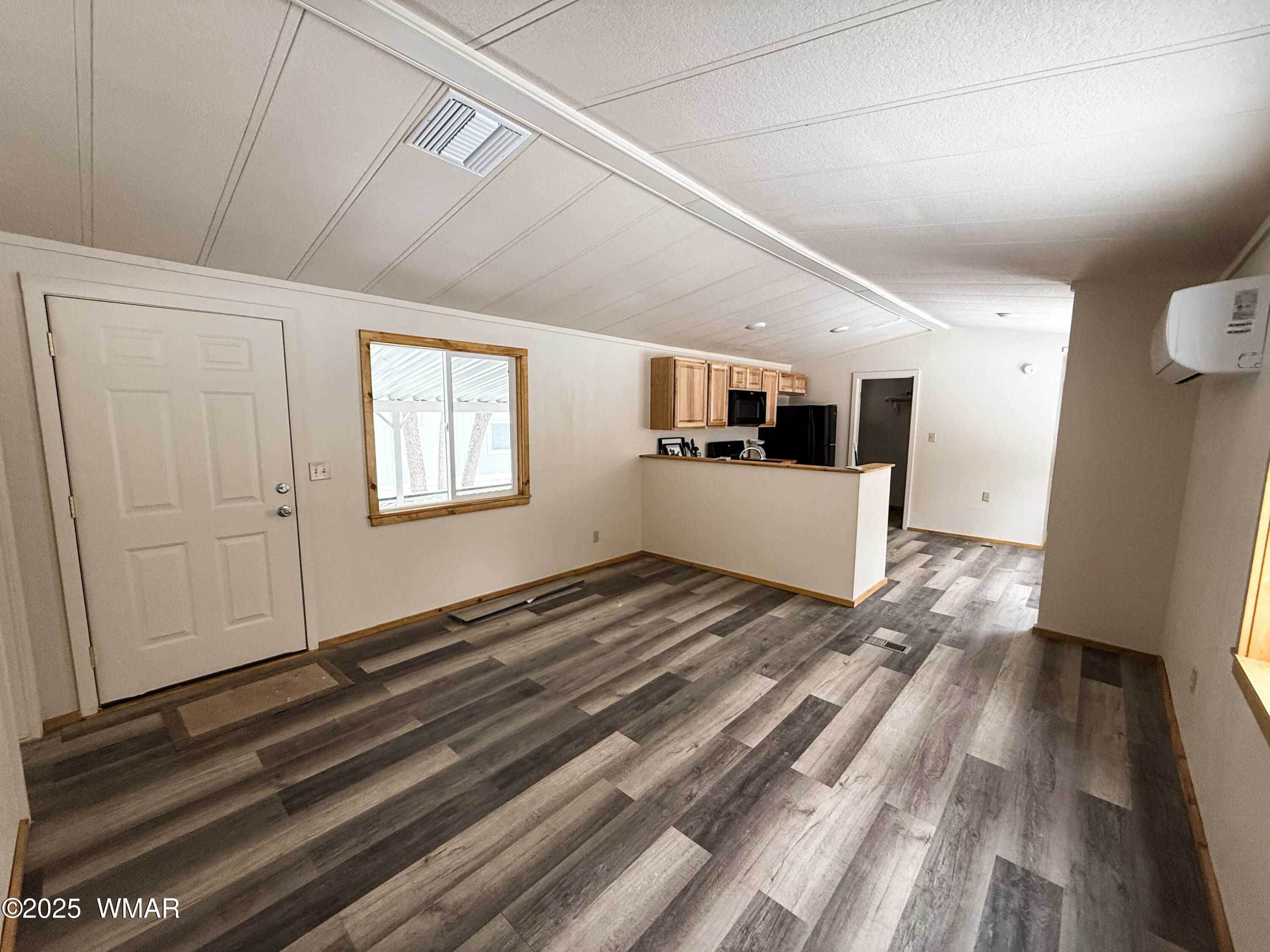 4335 East Blue Ridge Loop Pinetop, AZ 85935 - Photo 4 of 13 Living Room