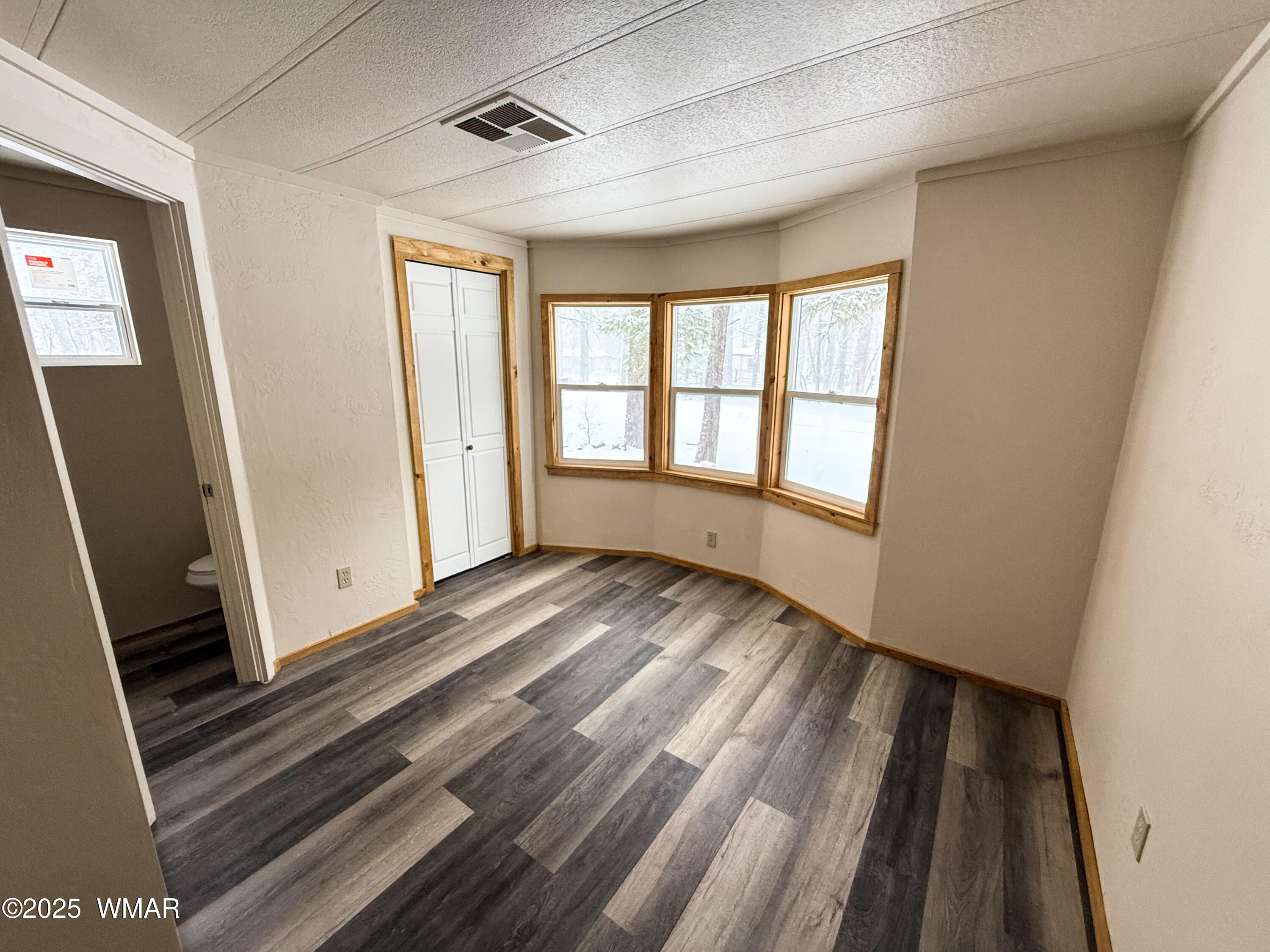 4335 East Blue Ridge Loop Pinetop, AZ 85935 - Photo 5 of 13 Front bedroom