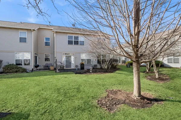 $2,600 | 2326 Sunshine Lane, Aurora, IL 60503