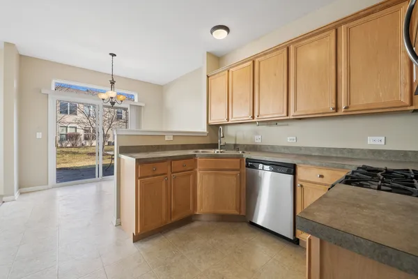 $2,600 | 2326 Sunshine Lane, Aurora, IL 60503