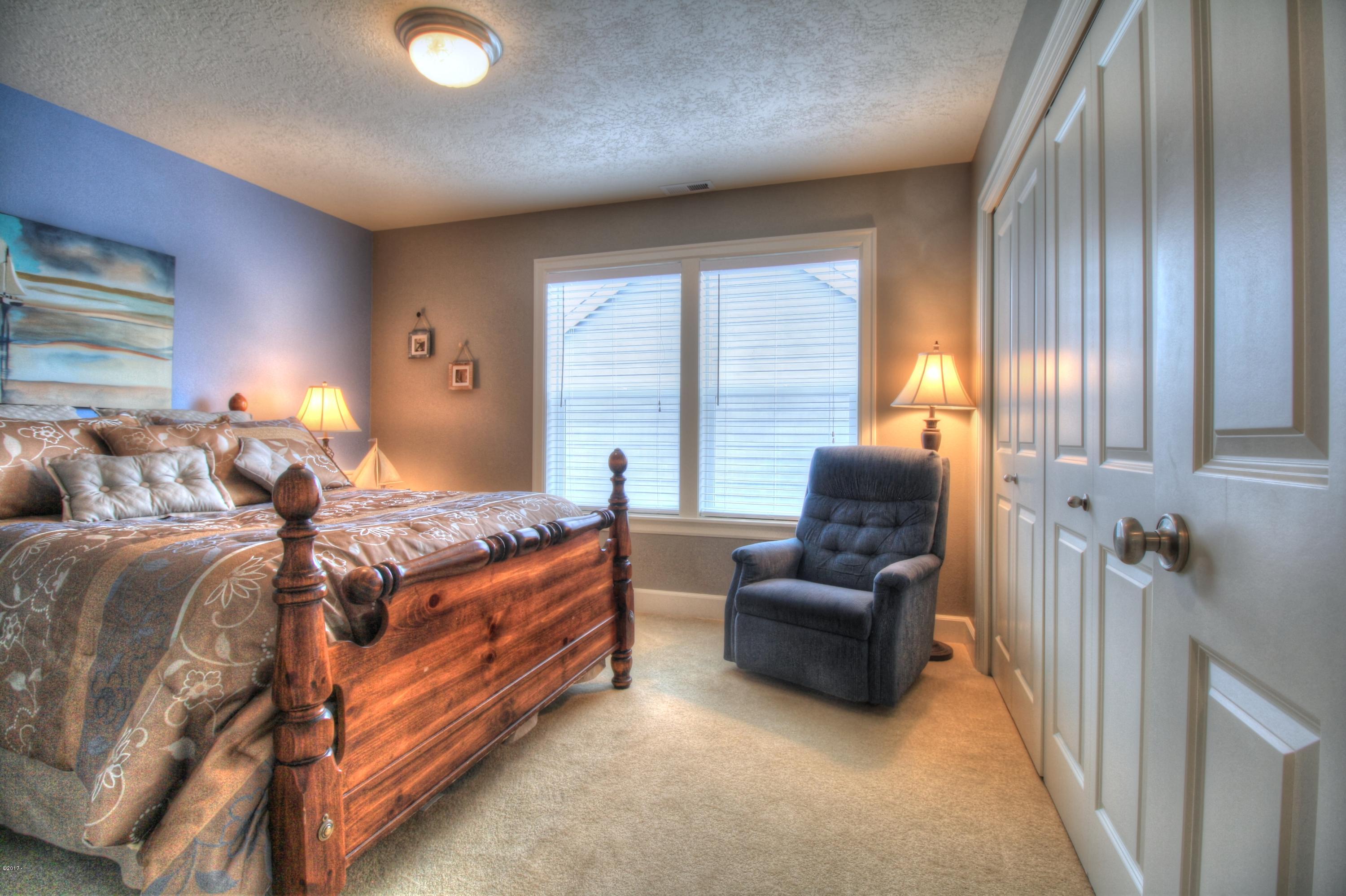 230 Southwest 60th Loop Newport, OR 97366 - Photo 18 of 42 Bedroom 1b