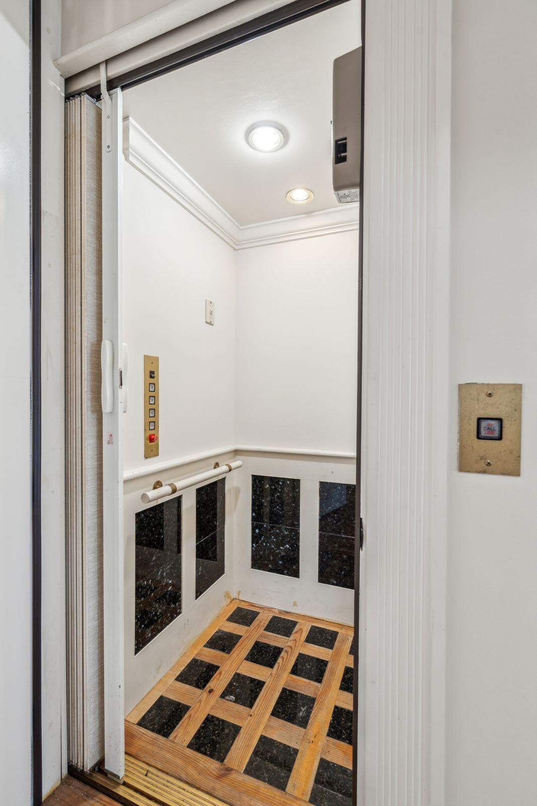 104 Beach Street Mount Pleasant, SC 29464 - Photo 28 of 64 104BeachSt-KeenEyeMarketing-040