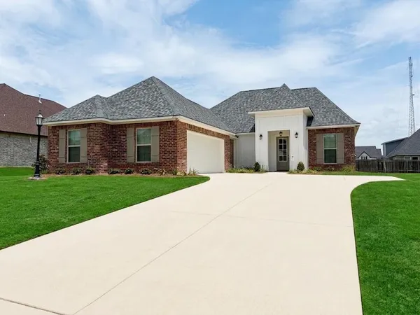 $320,974 | 257 Woodcrest Drive, Stonewall, LA 71078