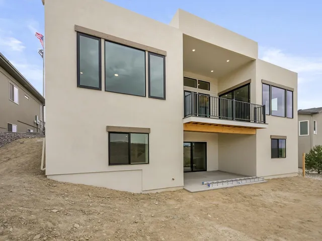 a view of an entrance of the house