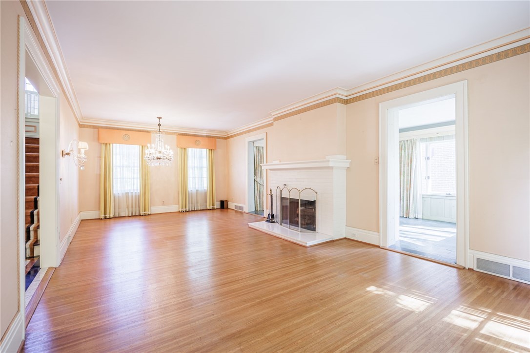 389 Yarmouth Road Rochester, NY 14610 - Photo 8 of 50