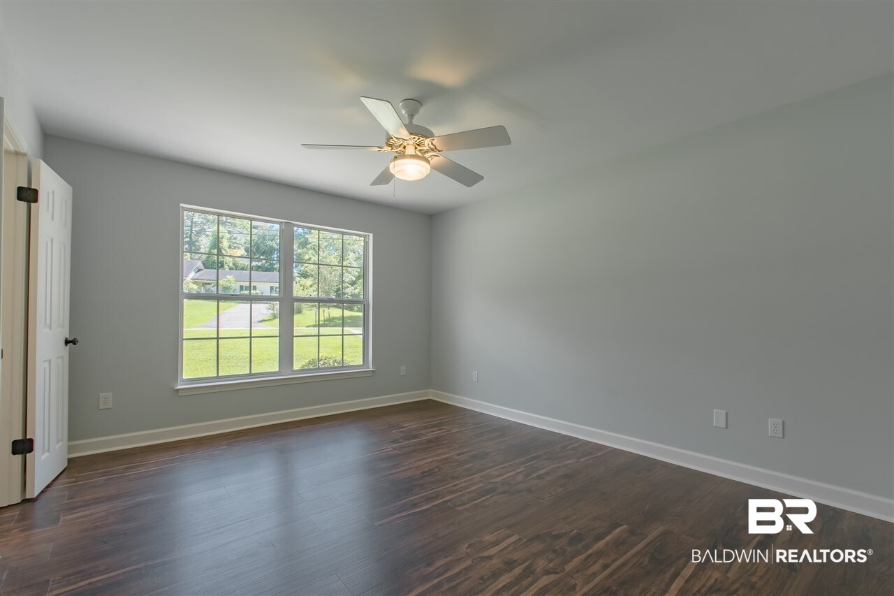 121 Pineridge Road Daphne, AL 36526 - Photo 32 of 41 Bedroom 4