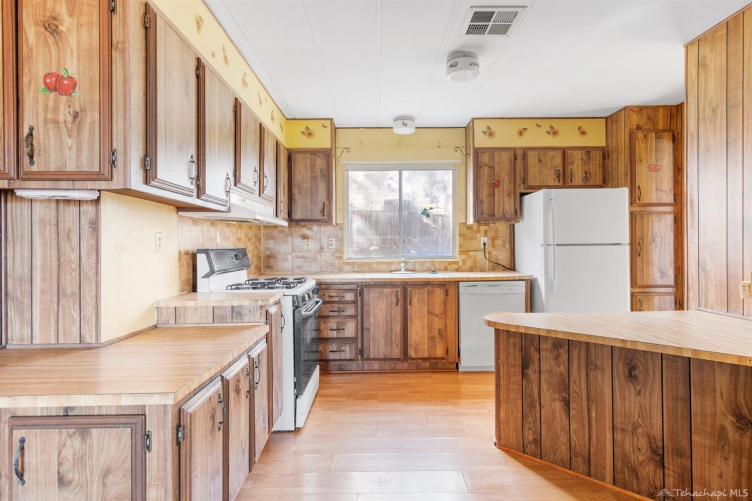 18590 Water Canyon Road Tehachapi, CA 93561 - Photo 11 of 28 Gallery Image 11