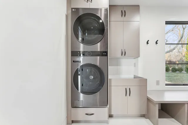 $7,200,000 | 4 3rd Street, Sag Harbor, NY 11963