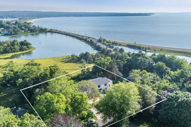 $7,200,000 | 4 3rd Street, Sag Harbor, NY 11963