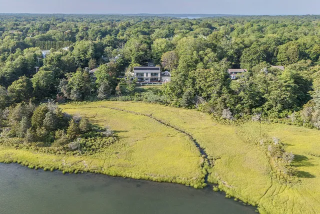 $7,200,000 | 4 3rd Street, Sag Harbor, NY 11963