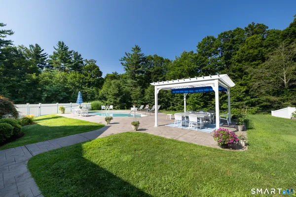 $815,000 | 245 Upper Whittemore Road, Middlebury, CT 06762