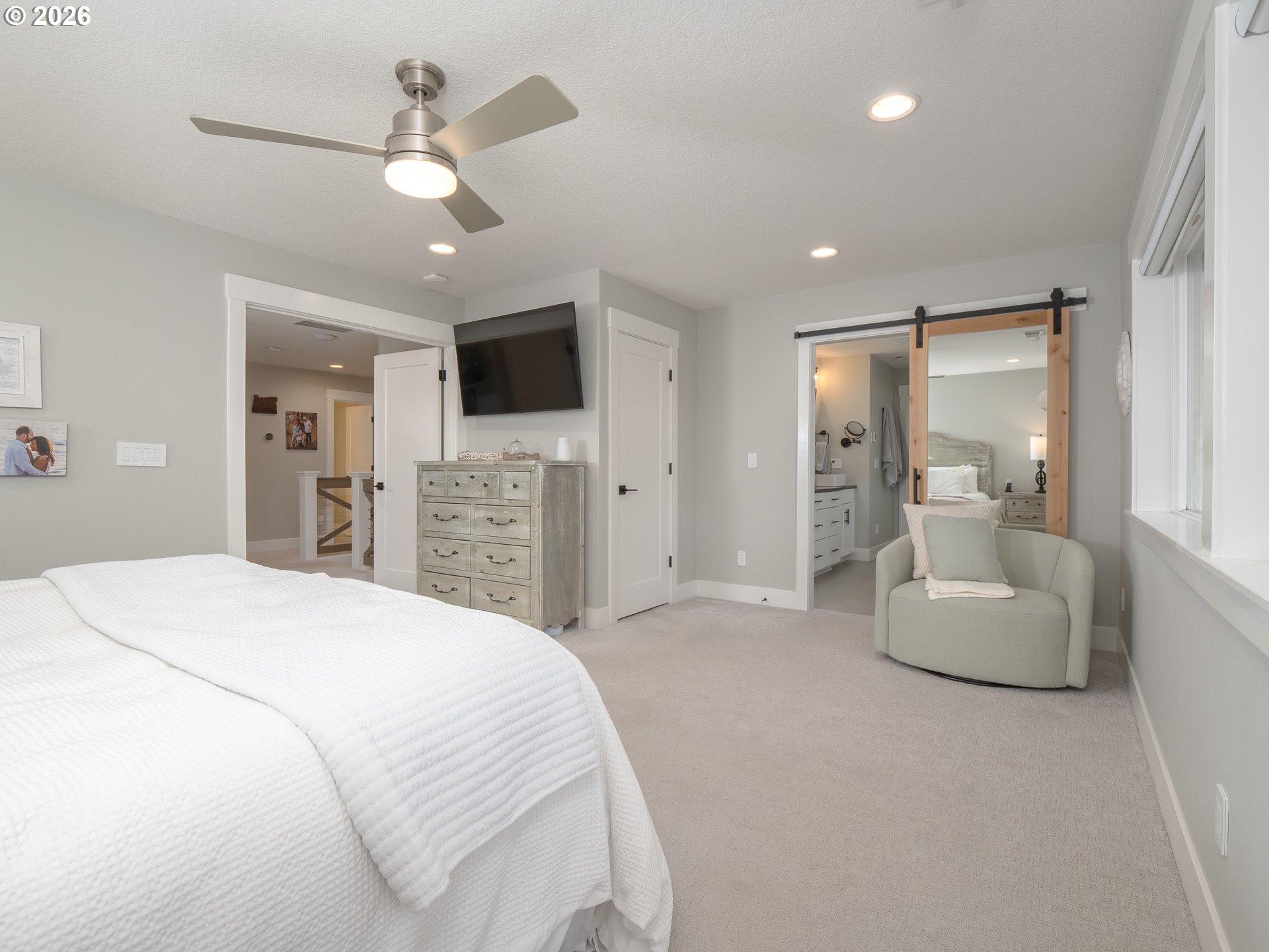 15628 Quarry Road Lake Oswego, OR 97035 - Photo 27 of 48 Primary Bedroom