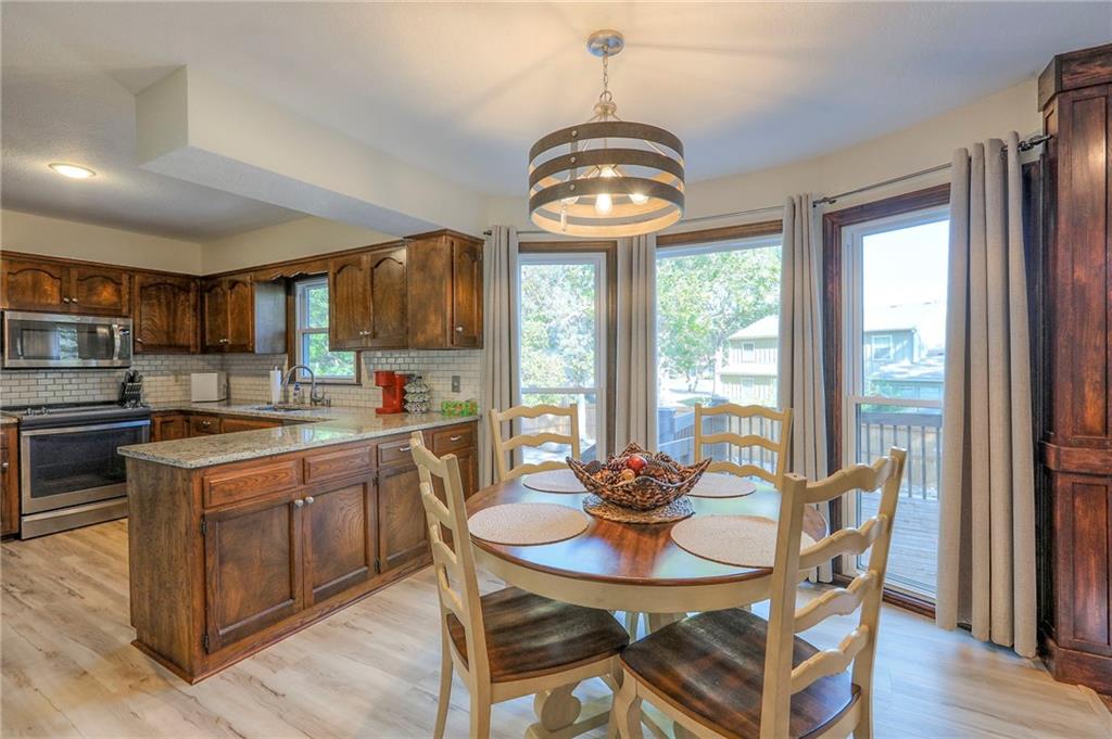 9504 West 104th Street Overland Park, KS 66212 - Photo 12 of 43