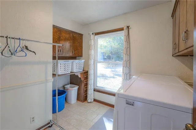 $525,000 | 9504 West 104th Street, Overland Park, KS 66212