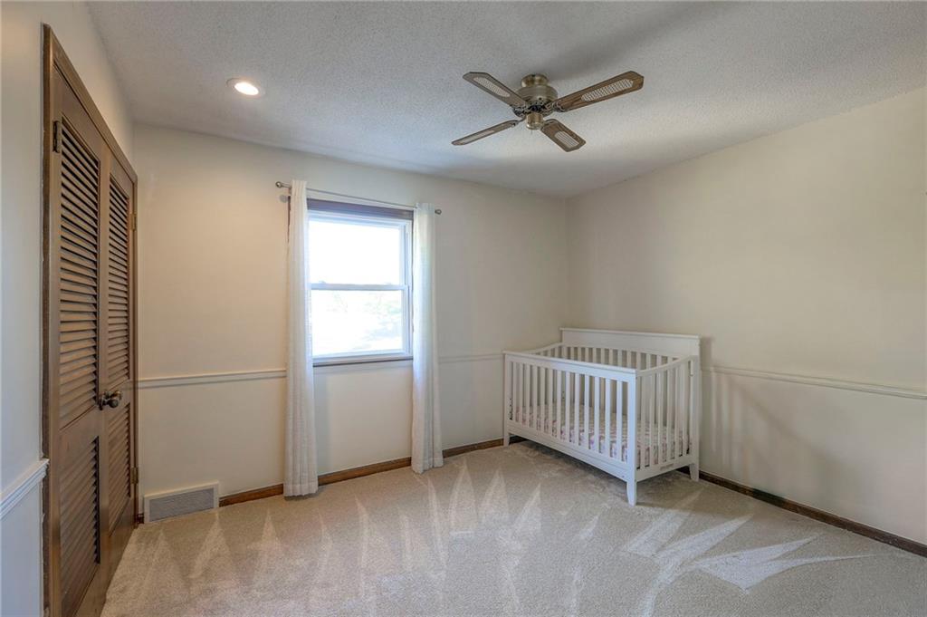 9504 West 104th Street Overland Park, KS 66212 - Photo 27 of 43