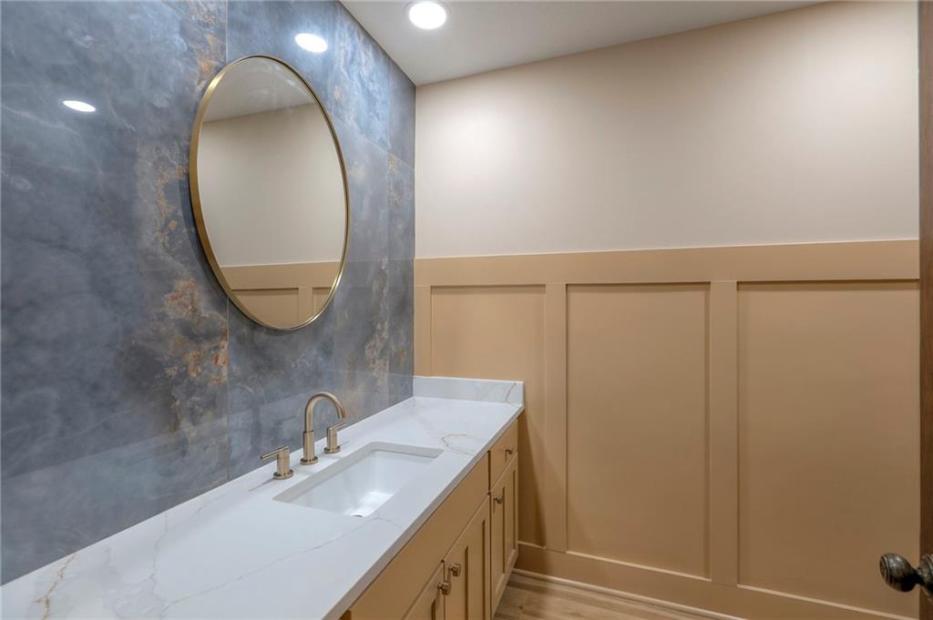 9504 West 104th Street Overland Park, KS 66212 - Photo 28 of 43