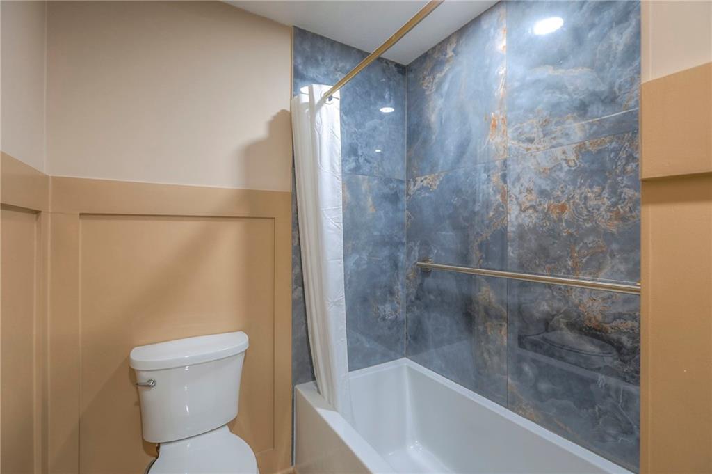 9504 West 104th Street Overland Park, KS 66212 - Photo 29 of 43