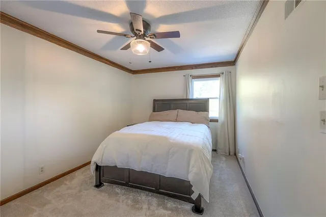 $525,000 | 9504 West 104th Street, Overland Park, KS 66212