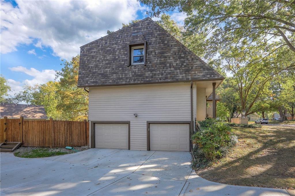 9504 West 104th Street Overland Park, KS 66212 - Photo 35 of 43