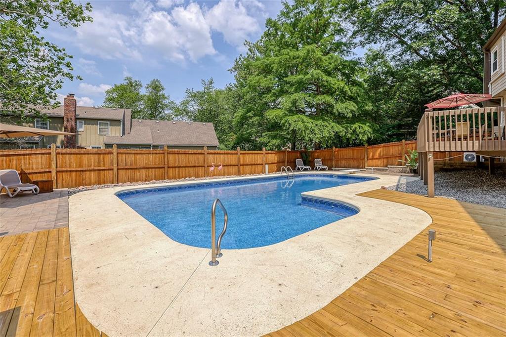 9504 West 104th Street Overland Park, KS 66212 - Photo 36 of 43