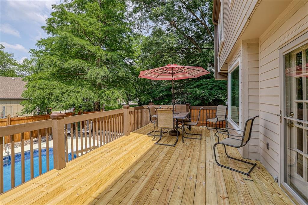 9504 West 104th Street Overland Park, KS 66212 - Photo 37 of 43