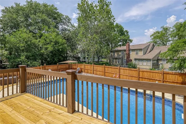 $525,000 | 9504 West 104th Street, Overland Park, KS 66212