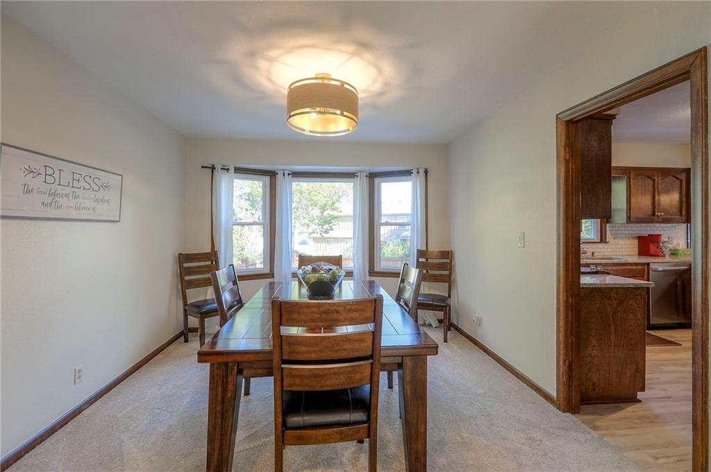 9504 West 104th Street Overland Park, KS 66212 - Photo 7 of 43