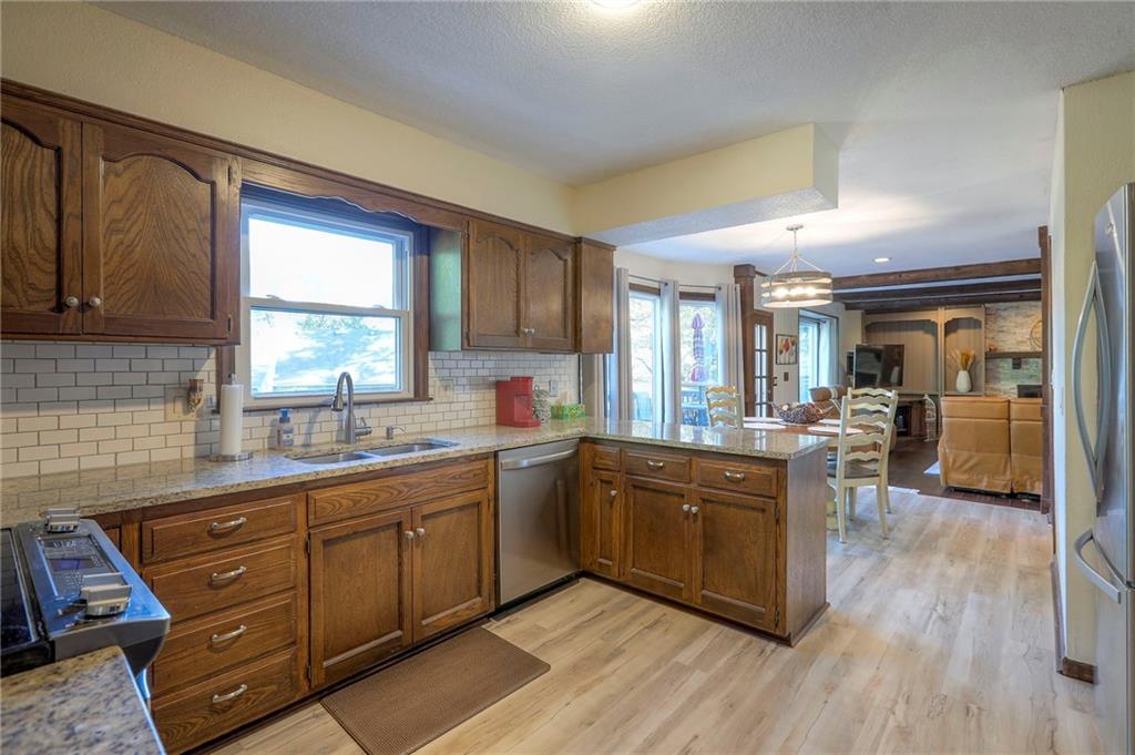 9504 West 104th Street Overland Park, KS 66212 - Photo 8 of 43