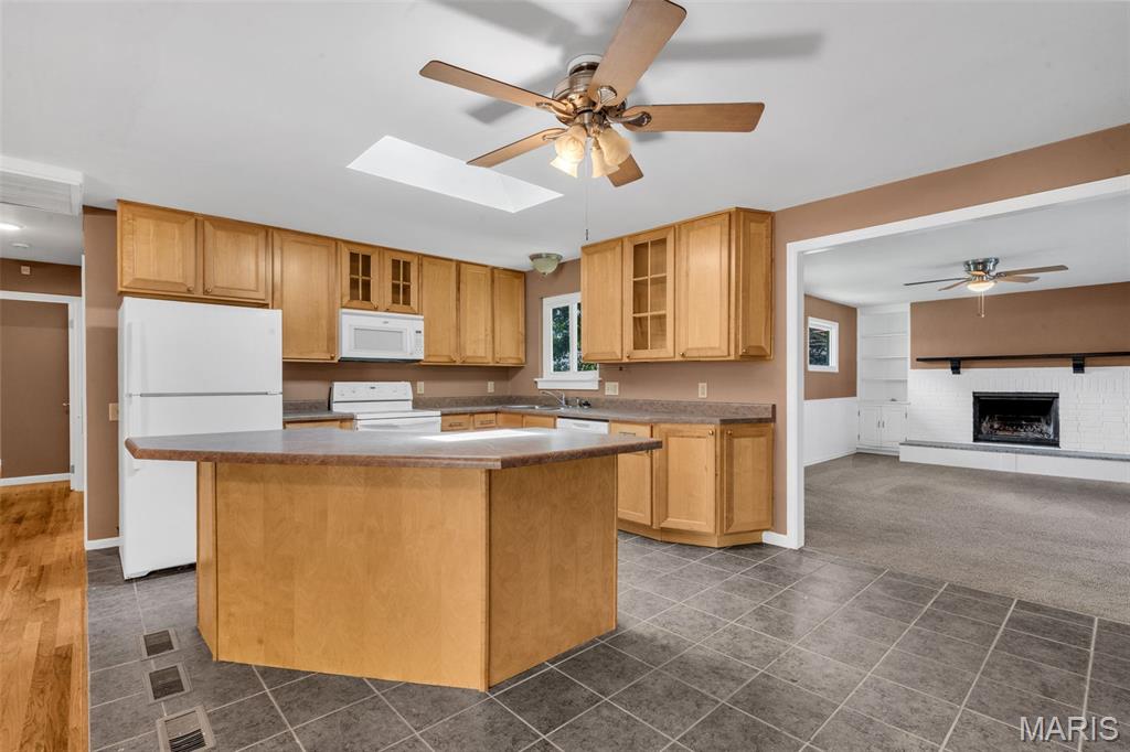 1366 Springhurst Drive Florissant, MO 63031 - Photo 9 of 30