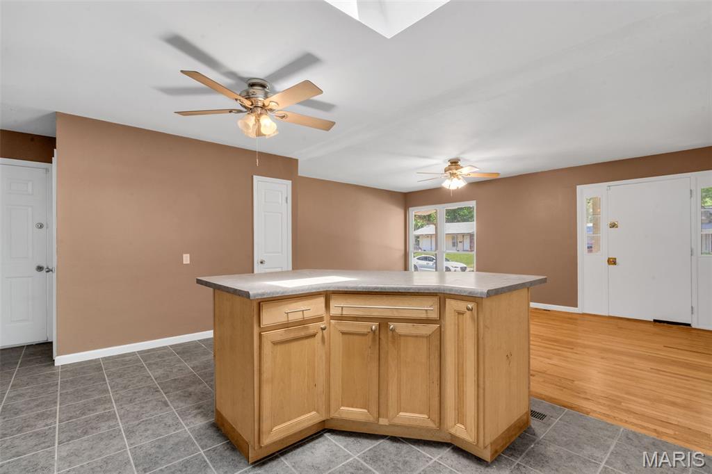 1366 Springhurst Drive Florissant, MO 63031 - Photo 10 of 30