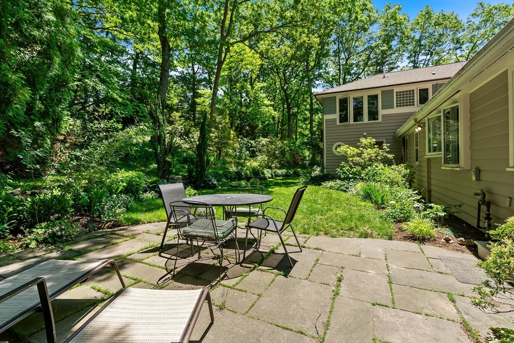 42 Temple Road Wellesley, MA 02482 - Photo 32 of 40