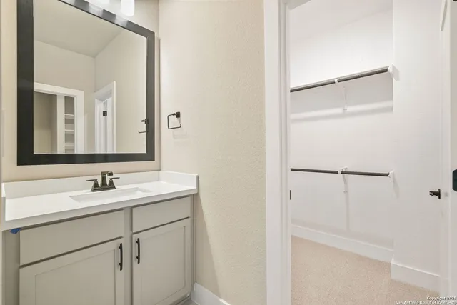 $949,900 | 220 Dulce Vista, Boerne, TX 78006