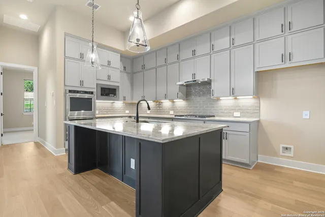 $949,900 | 220 Dulce Vista, Boerne, TX 78006