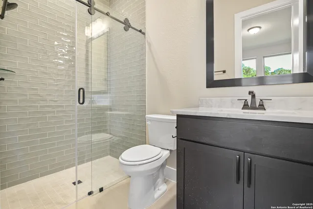 $949,900 | 220 Dulce Vista, Boerne, TX 78006