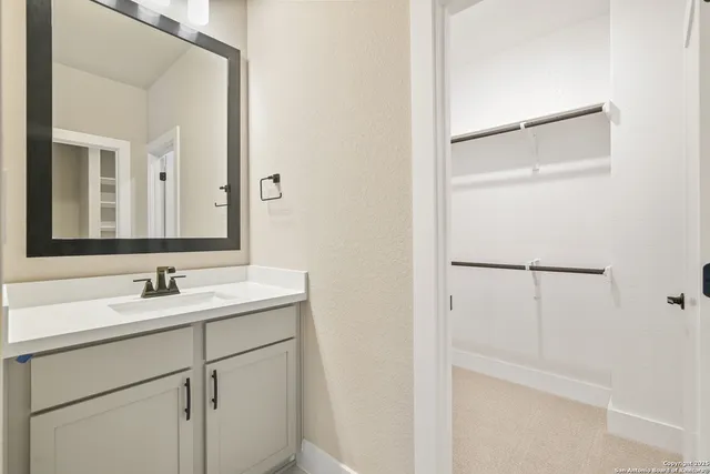 $949,900 | 220 Dulce Vista, Boerne, TX 78006