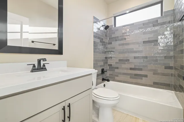 $949,900 | 220 Dulce Vista, Boerne, TX 78006