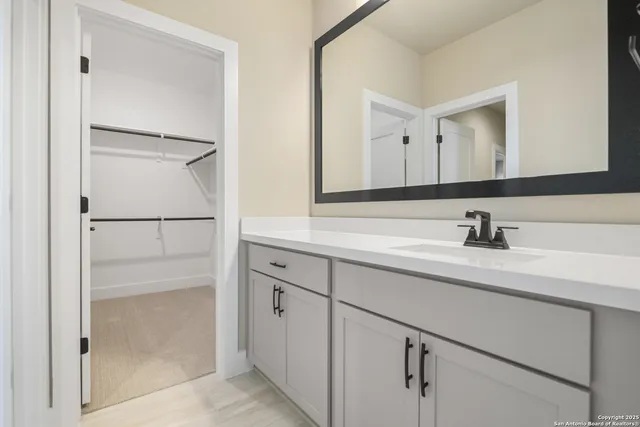 $949,900 | 220 Dulce Vista, Boerne, TX 78006