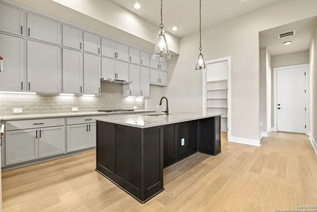 $949,900 | 220 Dulce Vista, Boerne, TX 78006