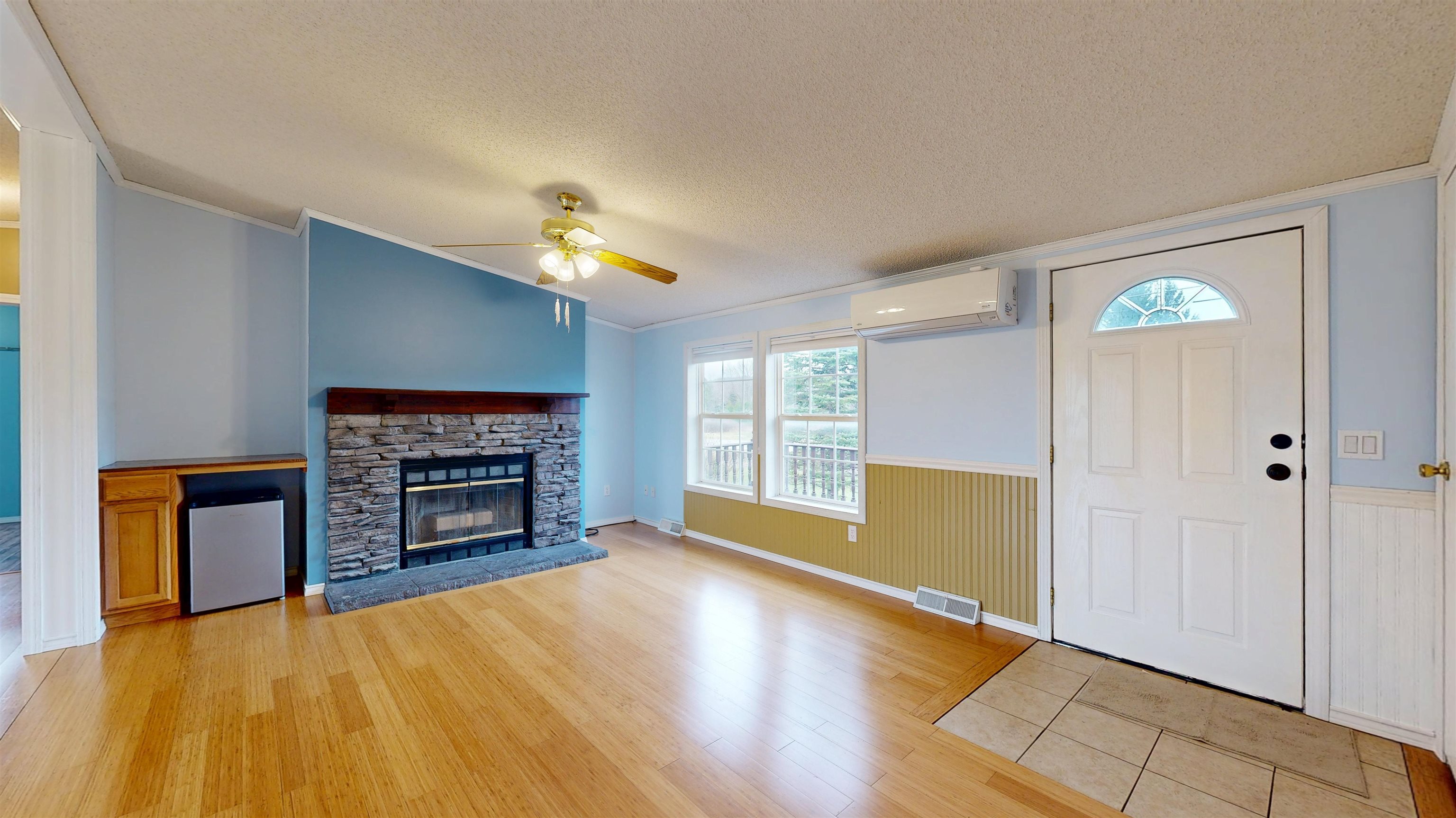 2745 Mountain View Road Williston, VT 05495 - Photo 2 of 11