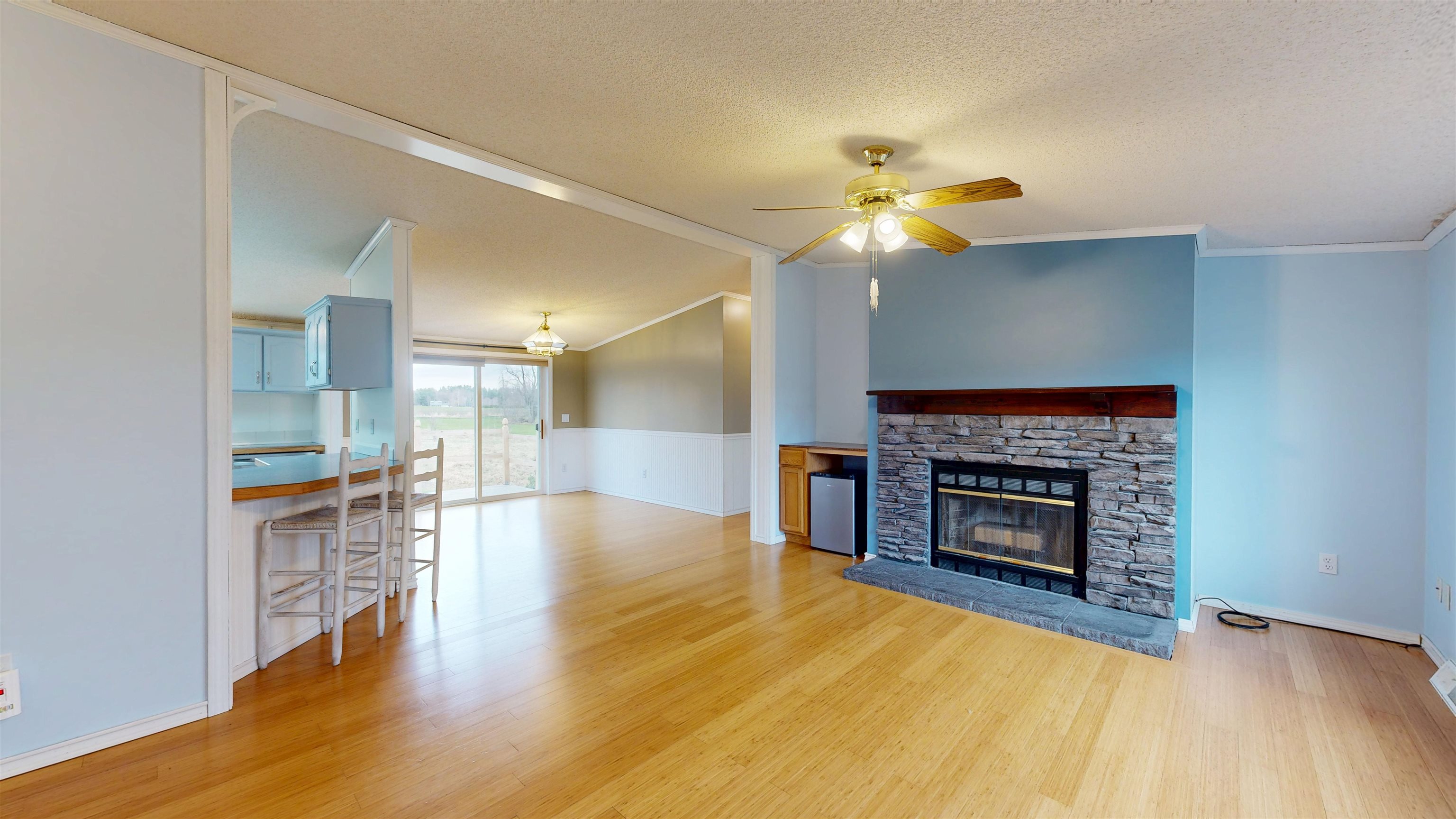 2745 Mountain View Road Williston, VT 05495 - Photo 3 of 11