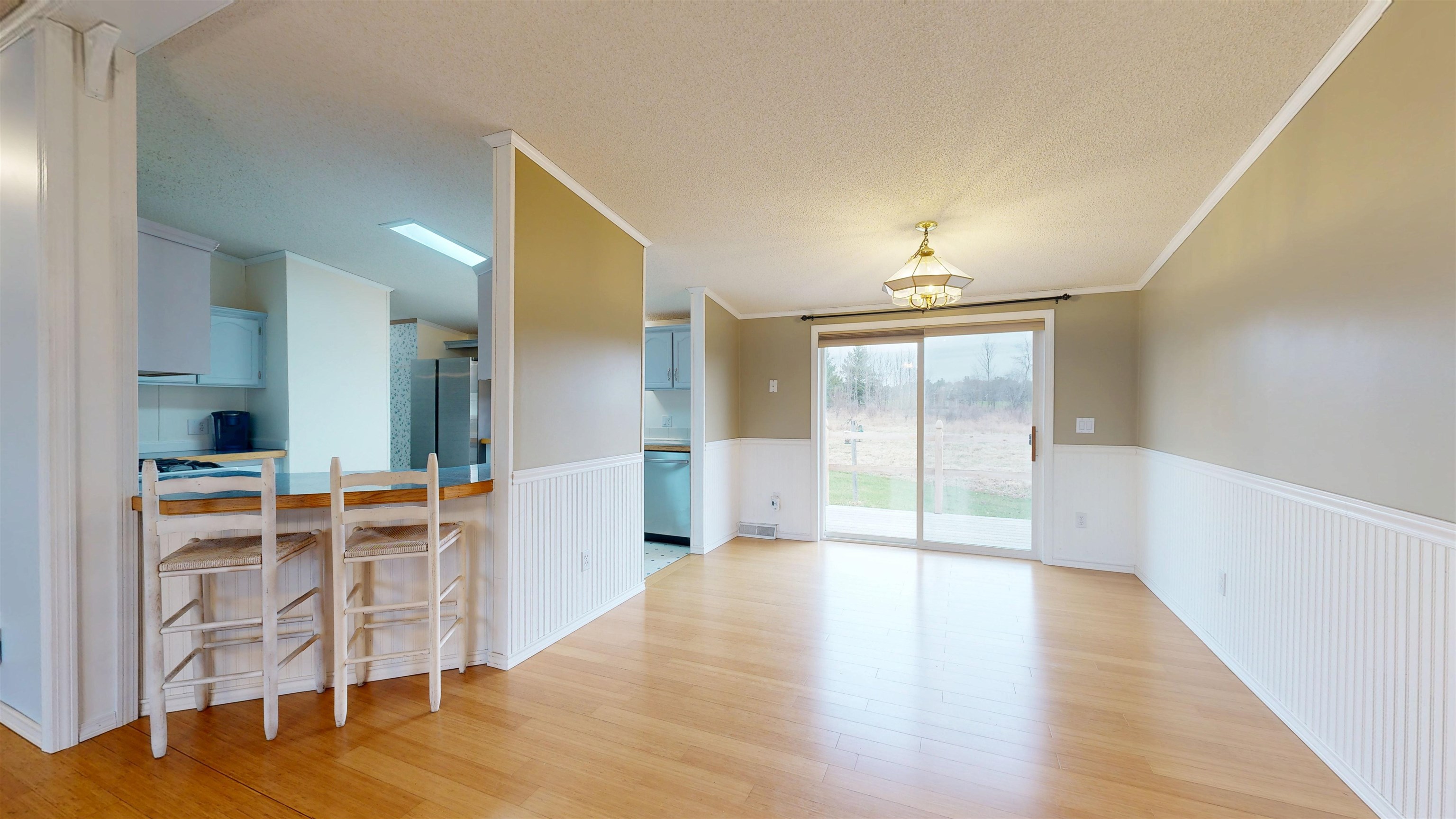 2745 Mountain View Road Williston, VT 05495 - Photo 4 of 11