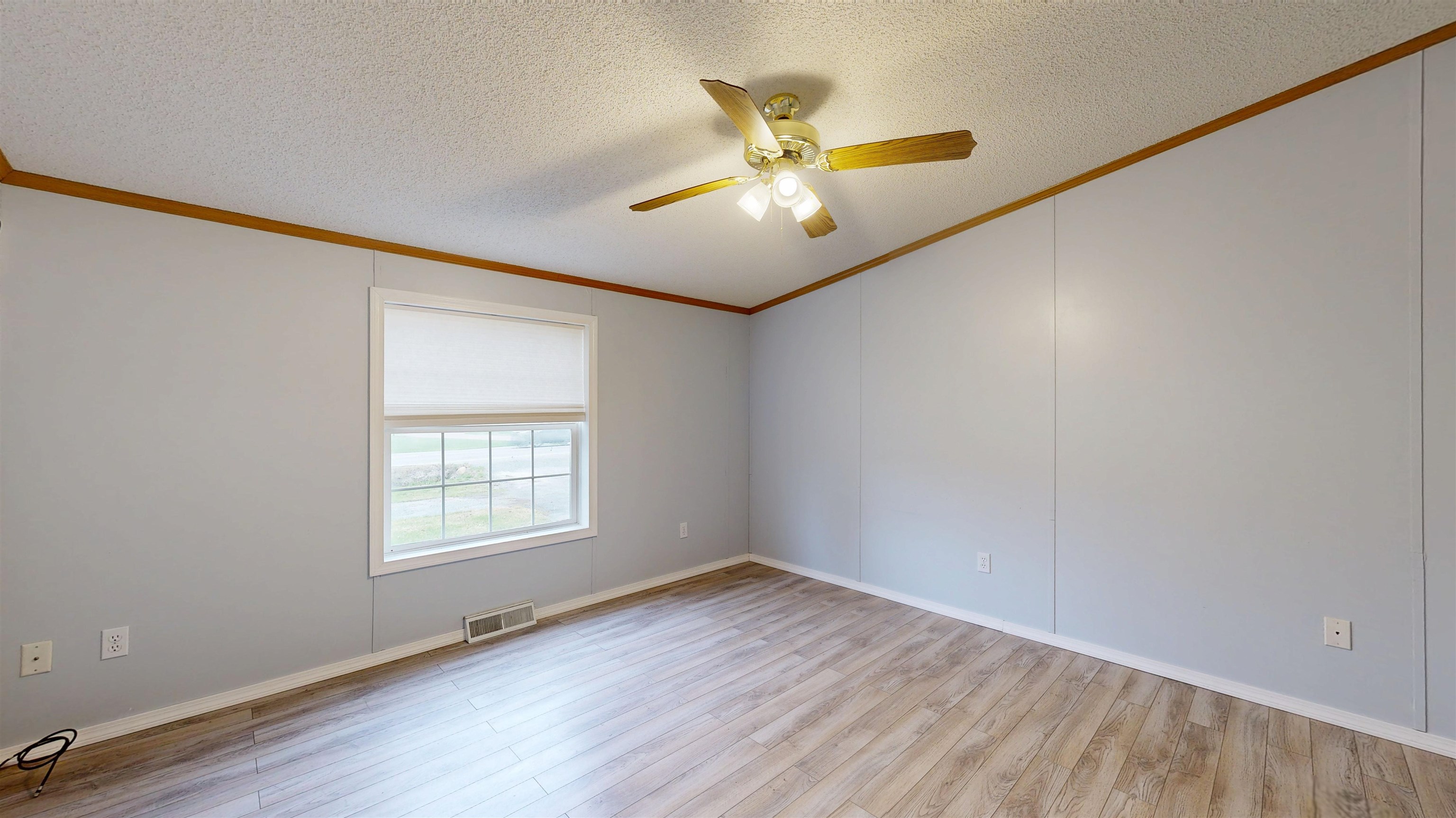 2745 Mountain View Road Williston, VT 05495 - Photo 7 of 11