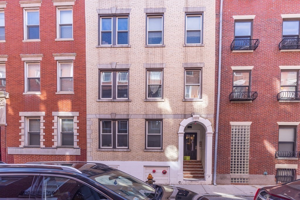 20 Sheafe Street Boston, MA 02113 - Photo 2 of 9