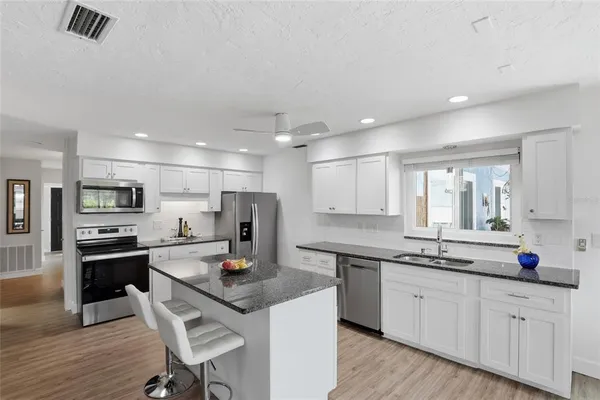 $700,000 | 514 Palm Avenue, Nokomis, FL 34275