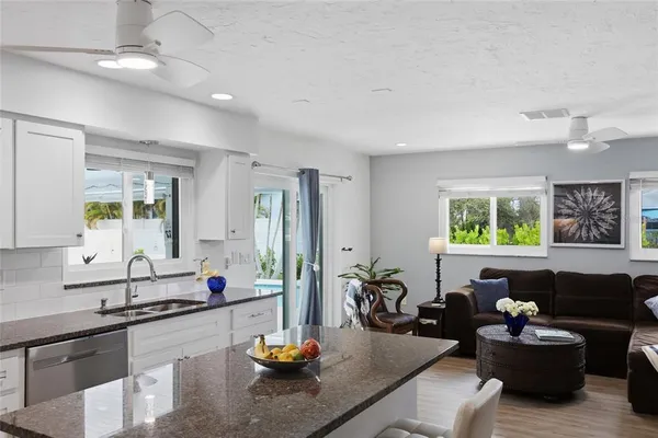 $700,000 | 514 Palm Avenue, Nokomis, FL 34275