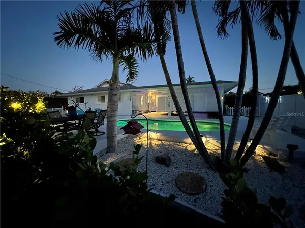 $700,000 | 514 Palm Avenue, Nokomis, FL 34275