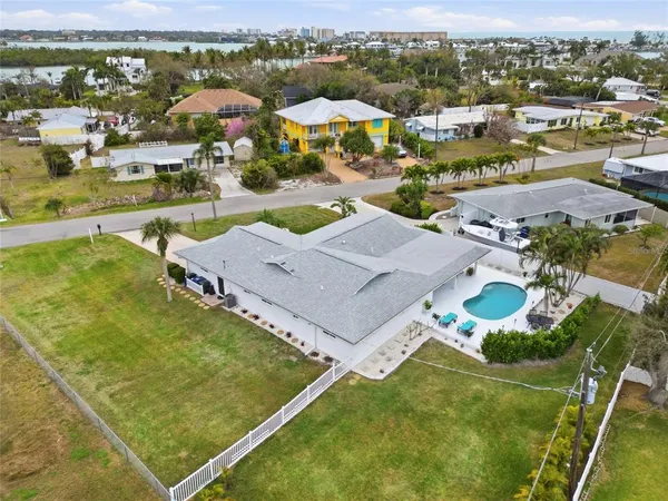 $700,000 | 514 Palm Avenue, Nokomis, FL 34275