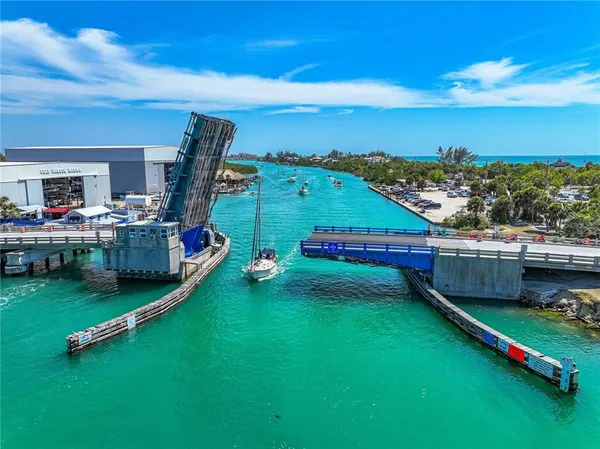 $700,000 | 514 Palm Avenue, Nokomis, FL 34275