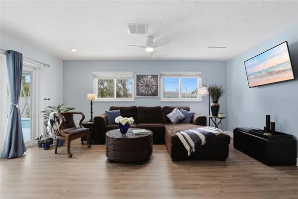 $700,000 | 514 Palm Avenue, Nokomis, FL 34275